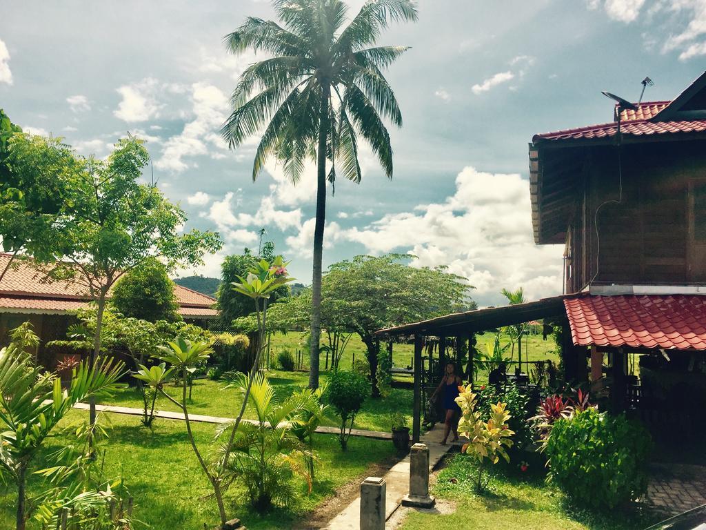 Soluna Guest House Pantai Cenang  Exterior photo