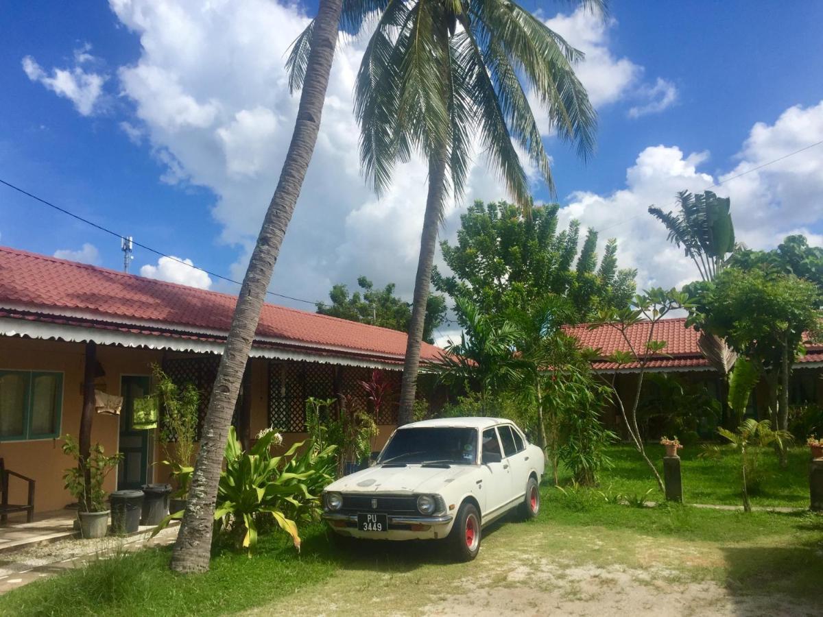 Soluna Guest House Pantai Cenang  Exterior photo